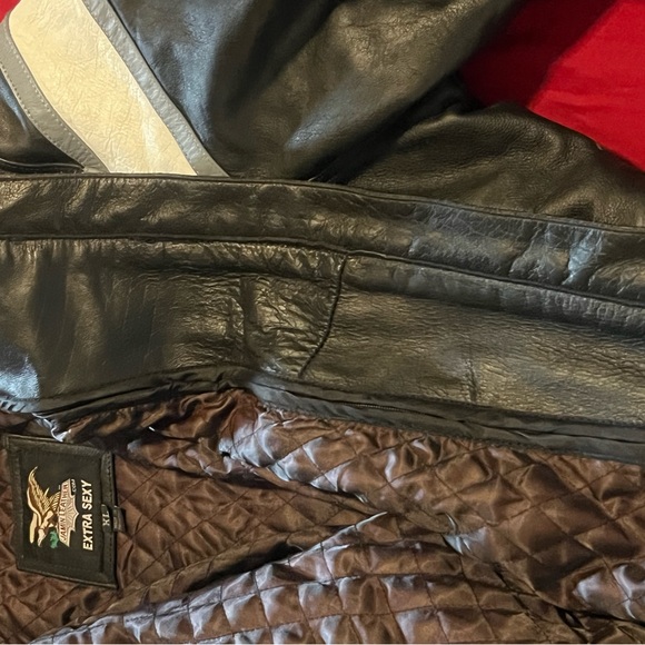 Jamin Leather women’s motorcycle jacket with winter liner - Picture 3 of 5